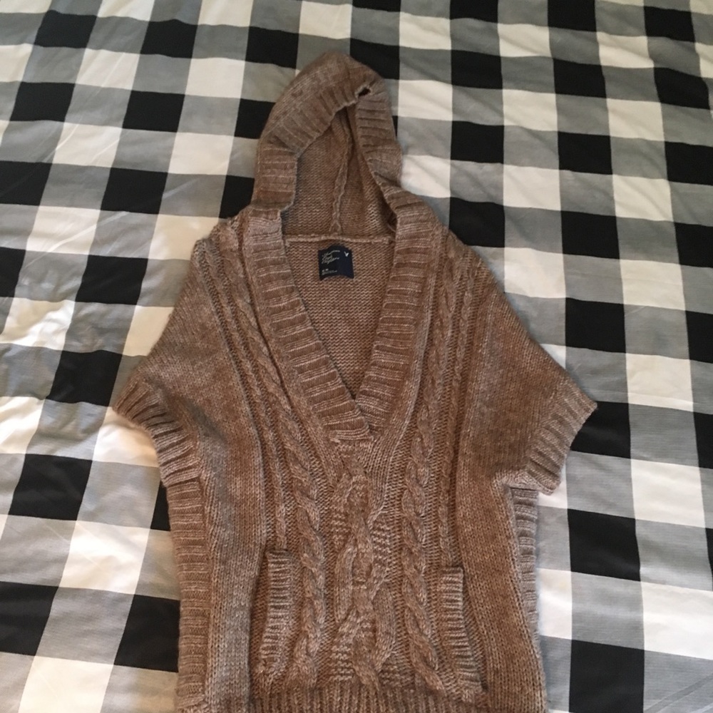 Thick short sleeve sweater by American Eagle